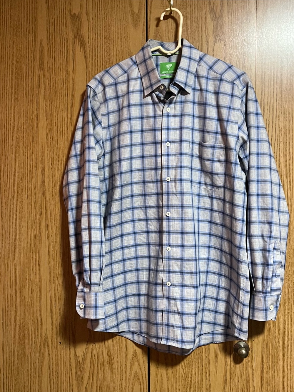 Forsyth Of Canada Men’s Medium Long Sleeve Button Up Shirt